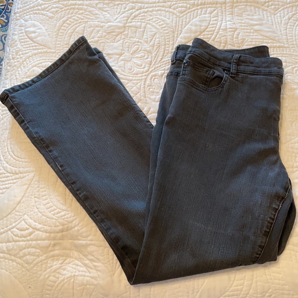 Chico’s Platinum Faded Black Denim Jeans Size 8 SHORT - Picture 2 of 9